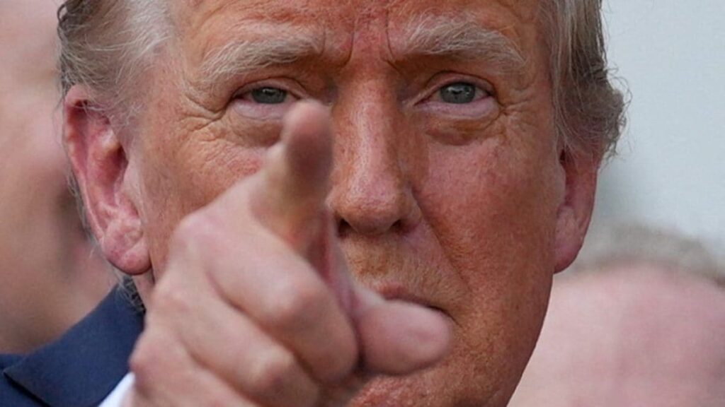 Donald-Trump-tariff-letters-1-2025-07-d8c7336be3b07450423bcb75c4fb6554-16x9.jpg
